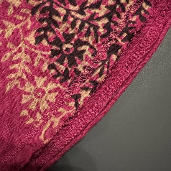 Lucky Brand Shadow Paisley T-shirt Raspberry Sz Medium - Picture 6 of 12